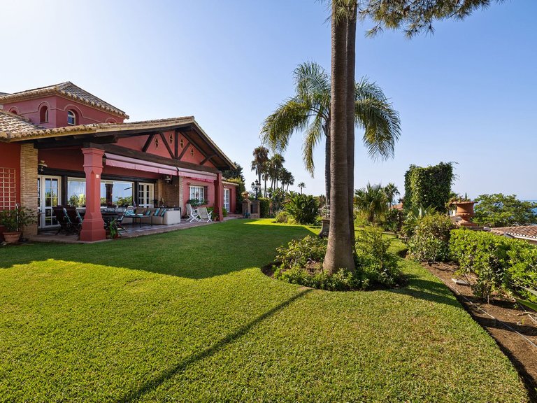 Villa for Sale in Benalmadena, Malaga 10