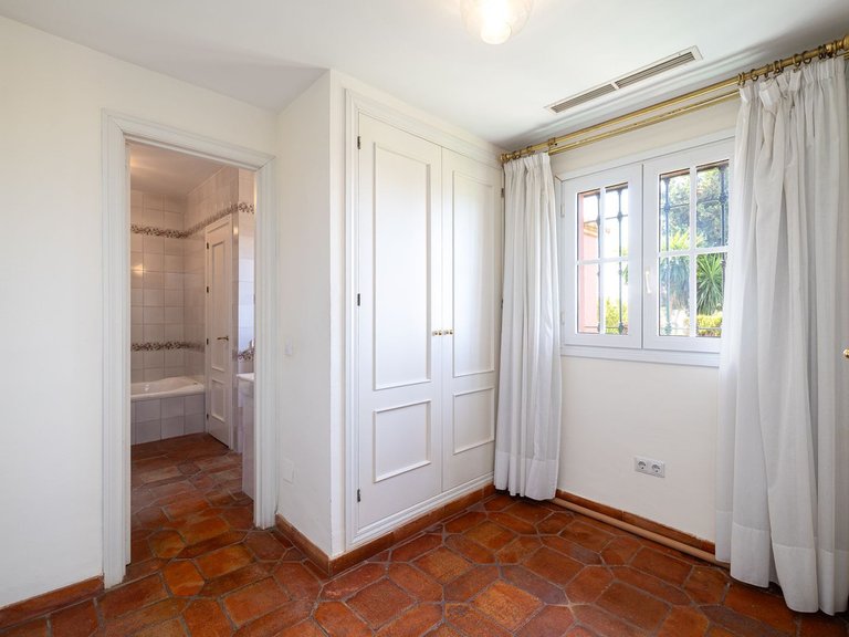 Villa for Sale in Benalmadena, Malaga 28