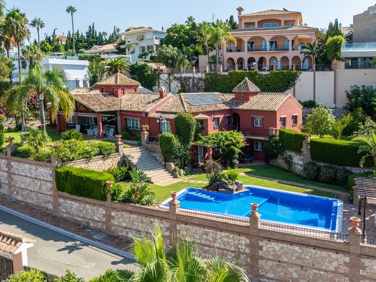 Villa for Sale in Benalmadena, Malaga 4