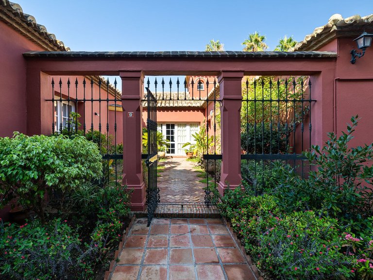 Villa for Sale in Benalmadena, Malaga 8