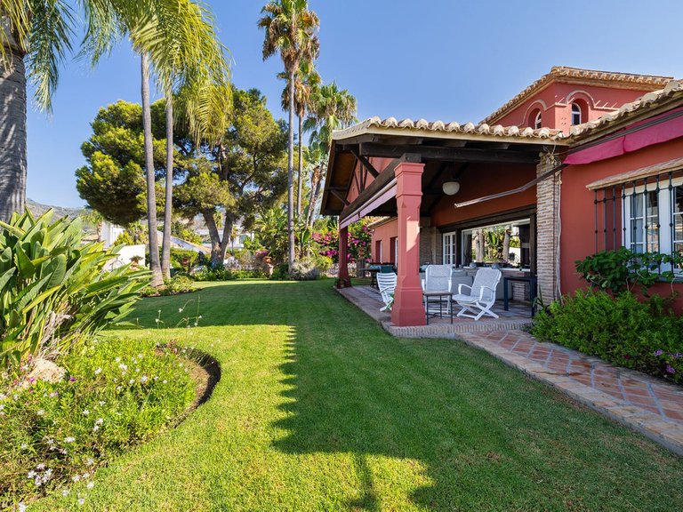 Villa for Sale in Benalmadena, Malaga 9