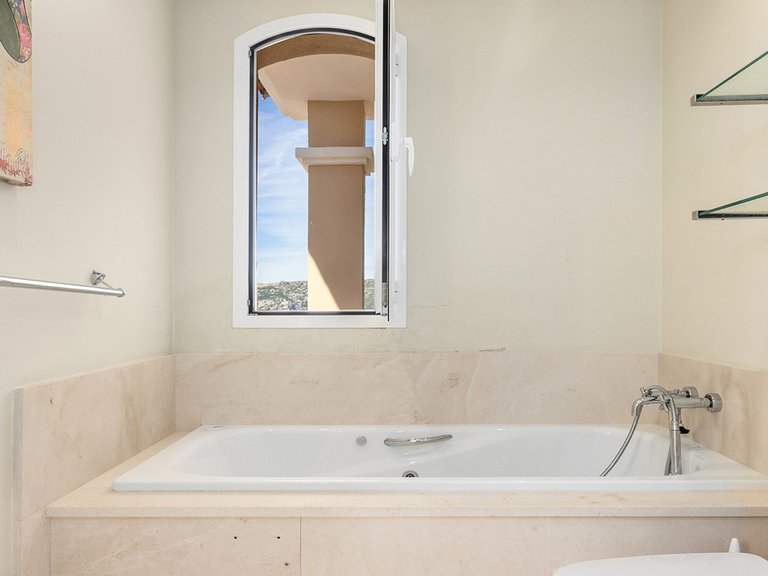 Apartment for Sale in Doña Julia, Malaga 28