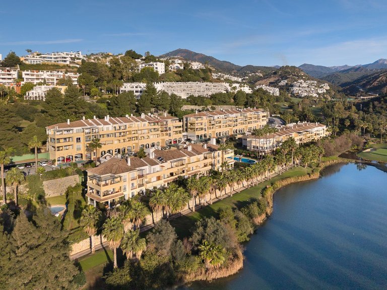 Apartment for Sale in Benahavís, Malaga 14