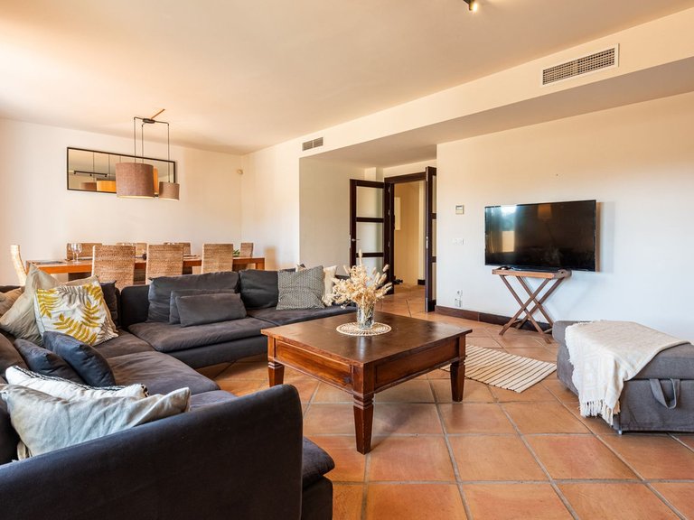 Villa for Sale in Benahavís, Malaga 11