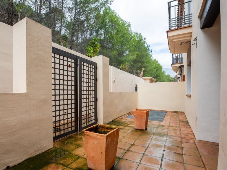 Villa for Sale in Benahavís, Malaga 16