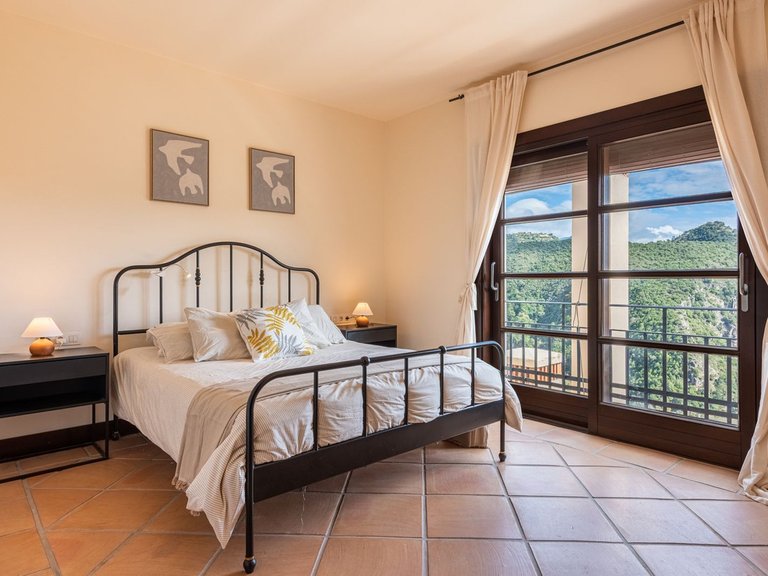 Villa for Sale in Benahavís, Malaga 19