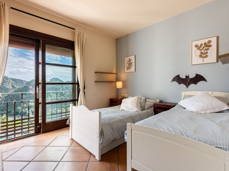 Villa for Sale in Benahavís, Malaga 25
