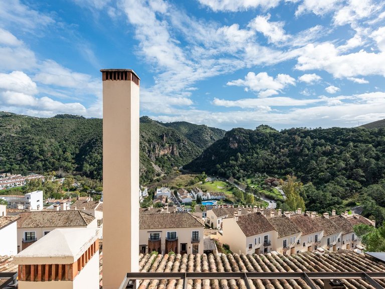 Villa for Sale in Benahavís, Malaga 33