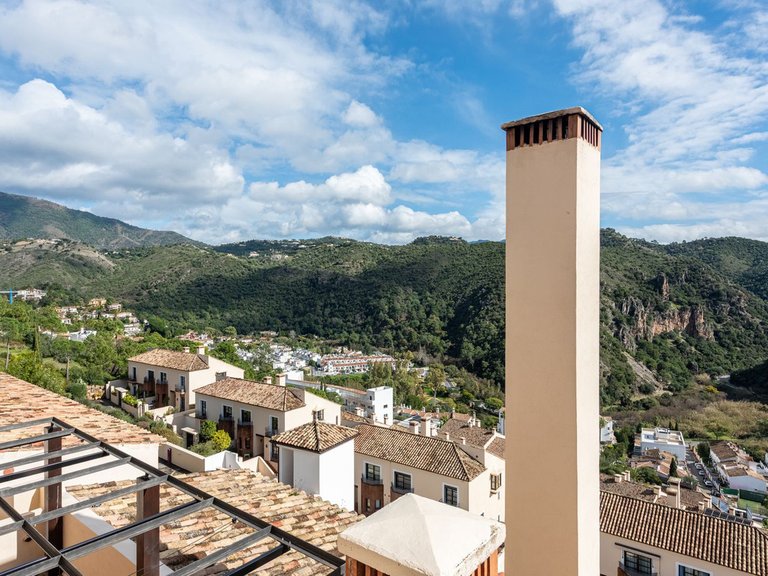 Villa for Sale in Benahavís, Malaga 34