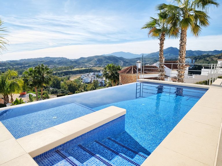 Villa for Sale in Costa del Sol Benahavís, Malaga 3