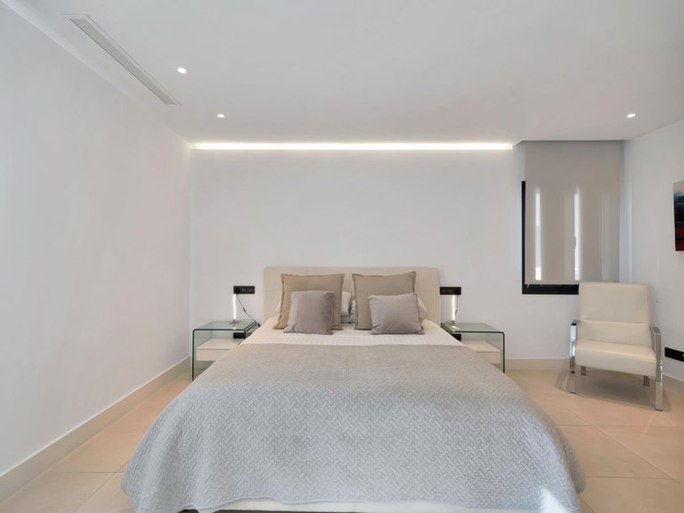 Apartment for Sale in Marbella, Malaga 15