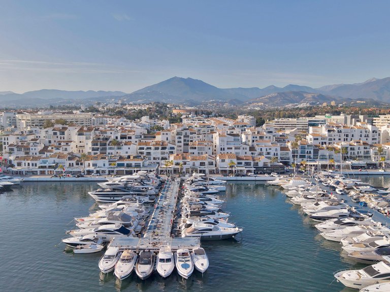Apartment for Sale in Marbella, Malaga 23