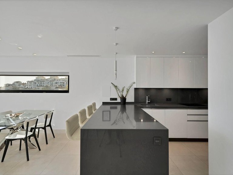 Apartment for Sale in Marbella, Malaga 8