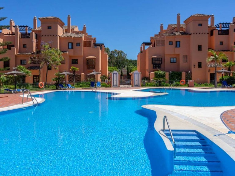 Apartment for Sale in Hacienda Del Sol, Malaga 1