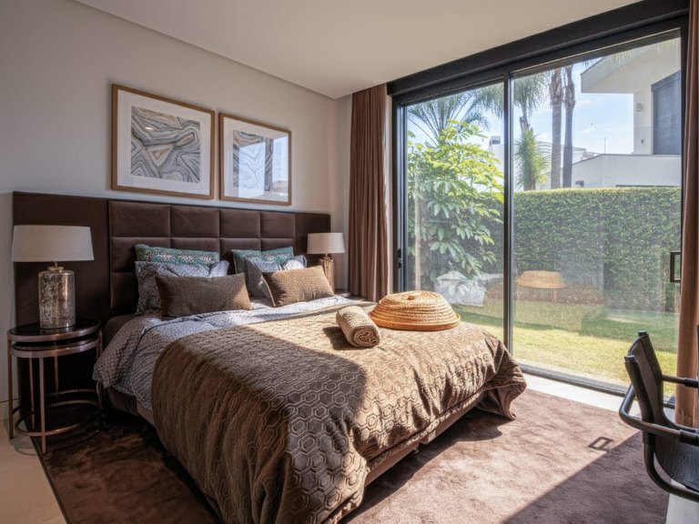 Villa for Sale in The Golden Mile, Malaga 15