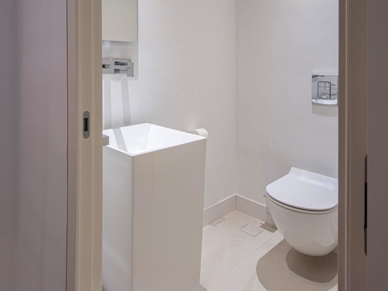 Villa for Sale in The Golden Mile, Malaga 19