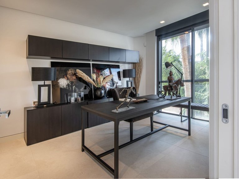 Villa for Sale in The Golden Mile, Malaga 31