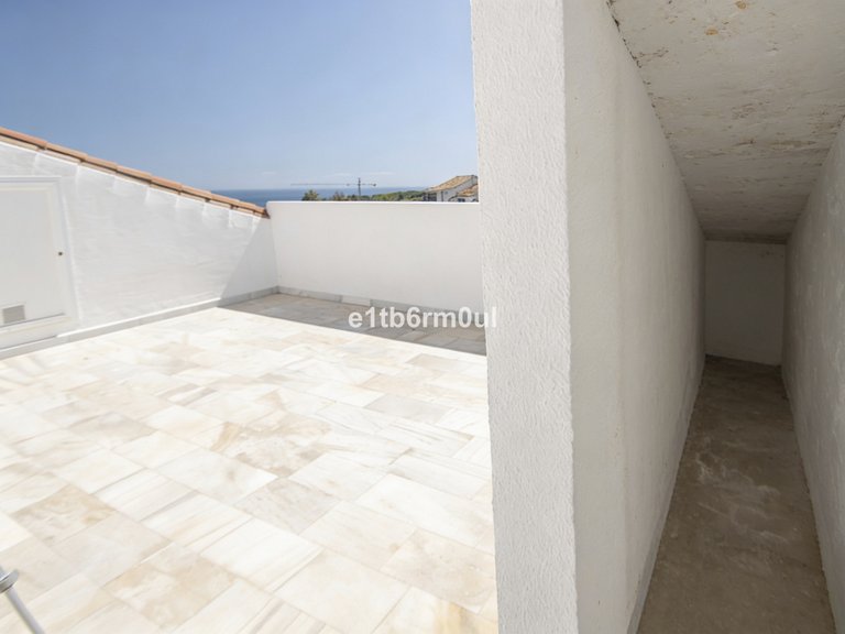 Apartment for Sale in The Golden Mile, Malaga 11