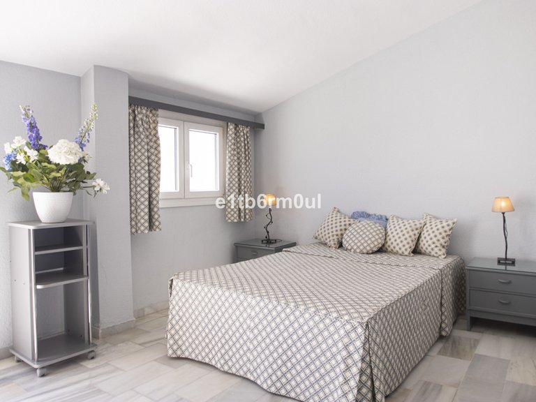 Apartment for Sale in The Golden Mile, Malaga 5