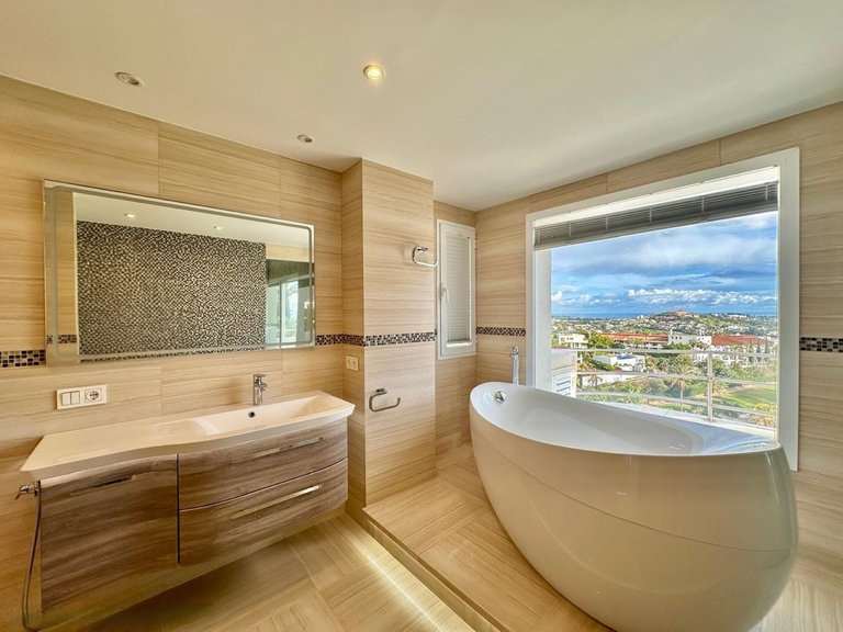 Villa for Sale in Benahavís, Malaga 17