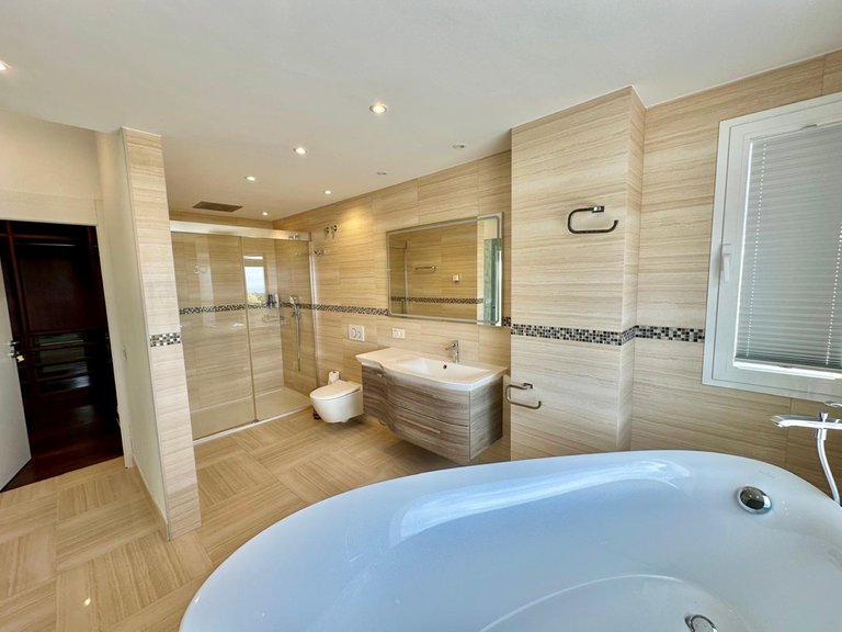Villa for Sale in Benahavís, Malaga 18