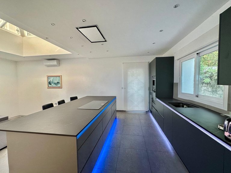 Villa for Sale in Benahavís, Malaga 5