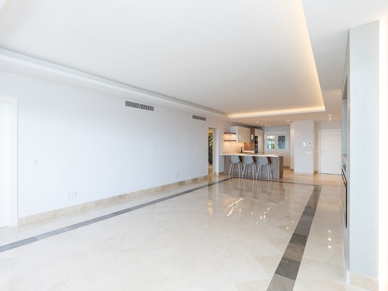 Apartment for Sale in La Mairena, Malaga 11
