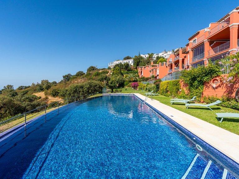 Apartment for Sale in La Mairena, Malaga 3