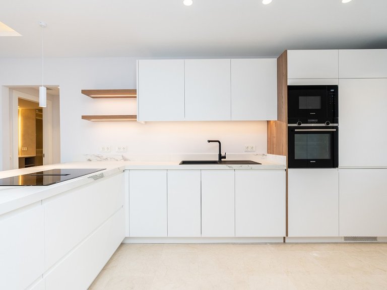 Apartment for Sale in La Mairena, Malaga 6