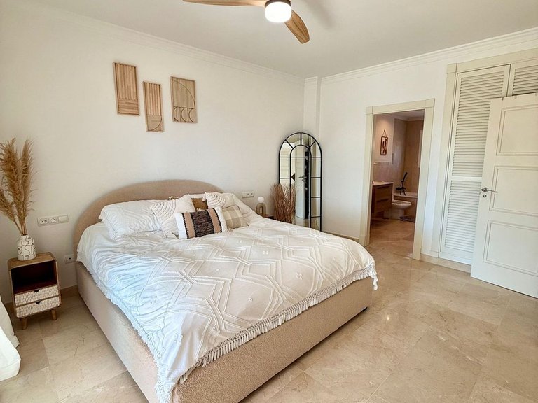Villa for Sale in Riviera Del Sol, Malaga 26