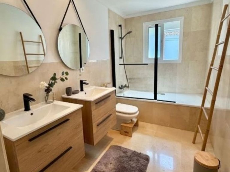 Villa for Sale in Riviera Del Sol, Malaga 31