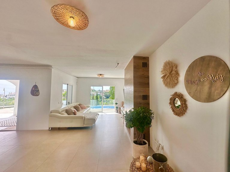 Villa for Sale in Riviera Del Sol, Malaga 8