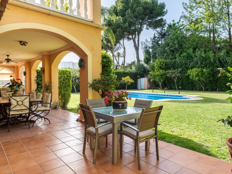 Villa for Sale in Nueva Andalucía, Malaga 19
