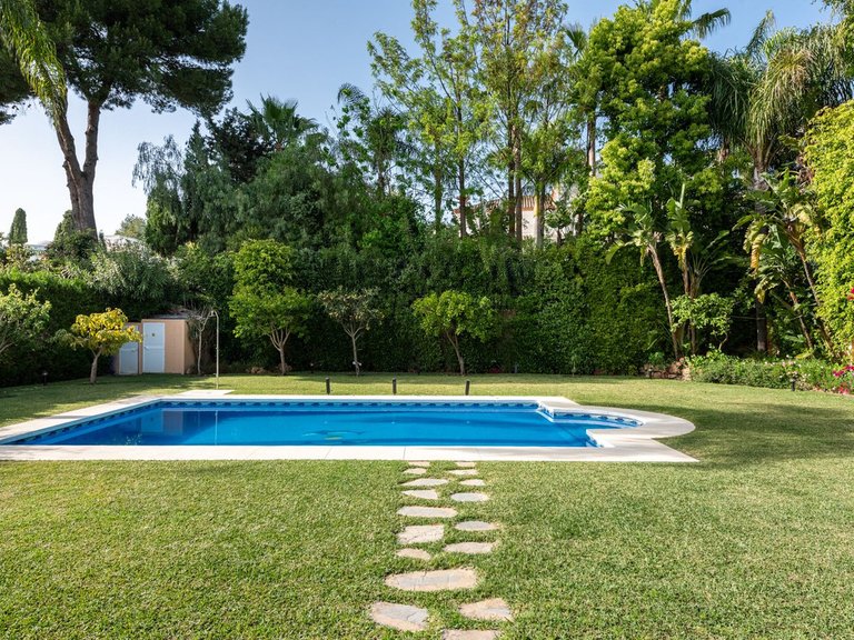 Villa for Sale in Nueva Andalucía, Malaga 20