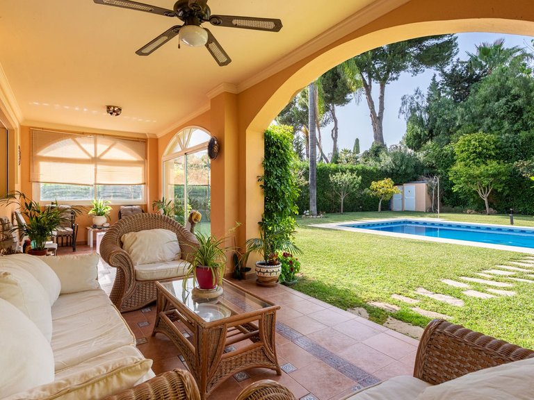 Villa for Sale in Nueva Andalucía, Malaga 24