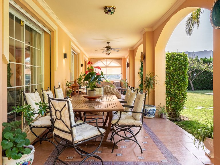 Villa for Sale in Nueva Andalucía, Malaga 25