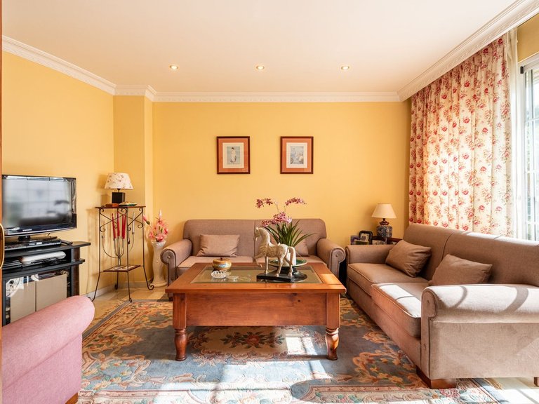 Villa for Sale in Nueva Andalucía, Malaga 4
