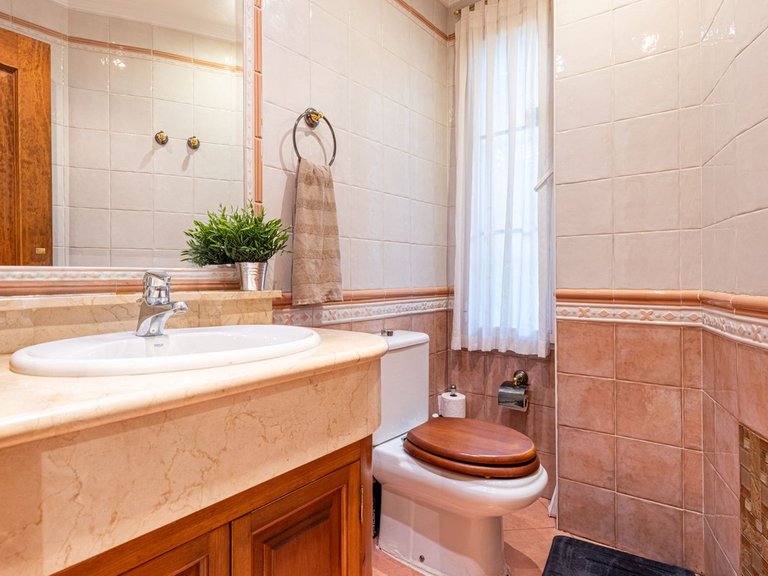 Villa for Sale in Nueva Andalucía, Malaga 5