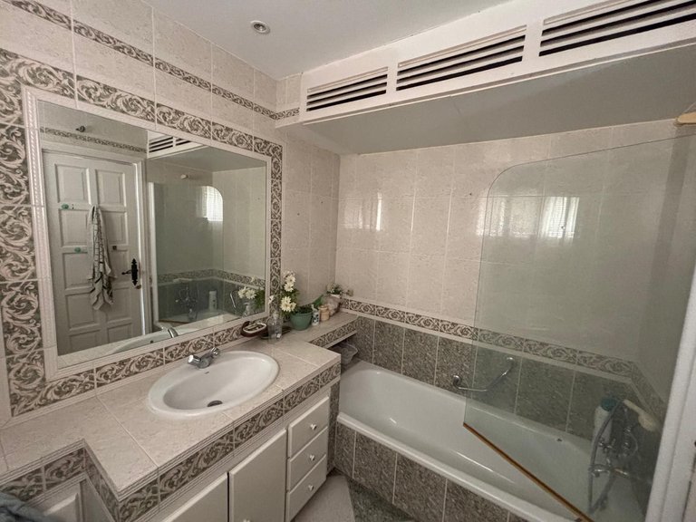Apartment for Sale in Nueva Andalucía, Malaga 12