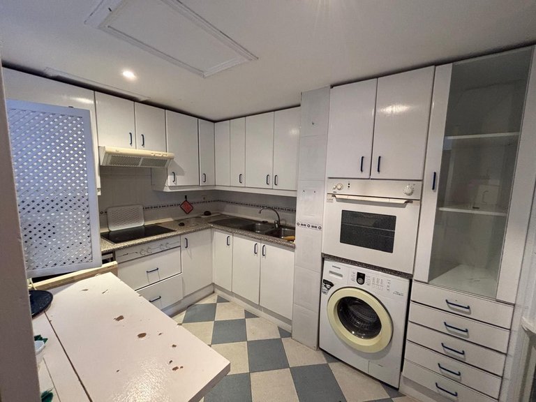 Apartment for Sale in Nueva Andalucía, Malaga 18