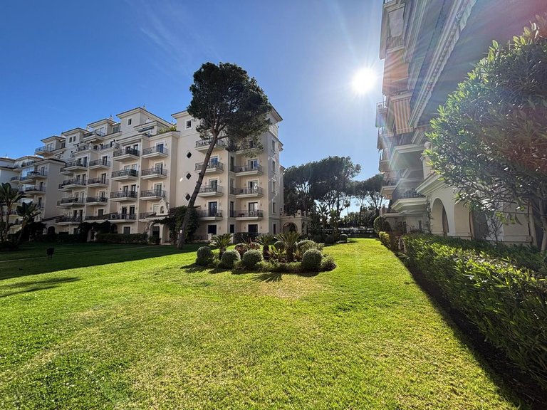 Apartment for Sale in Nueva Andalucía, Malaga 23