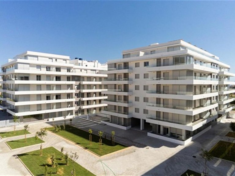 Apartment for Sale in Nueva Andalucía, Malaga 22