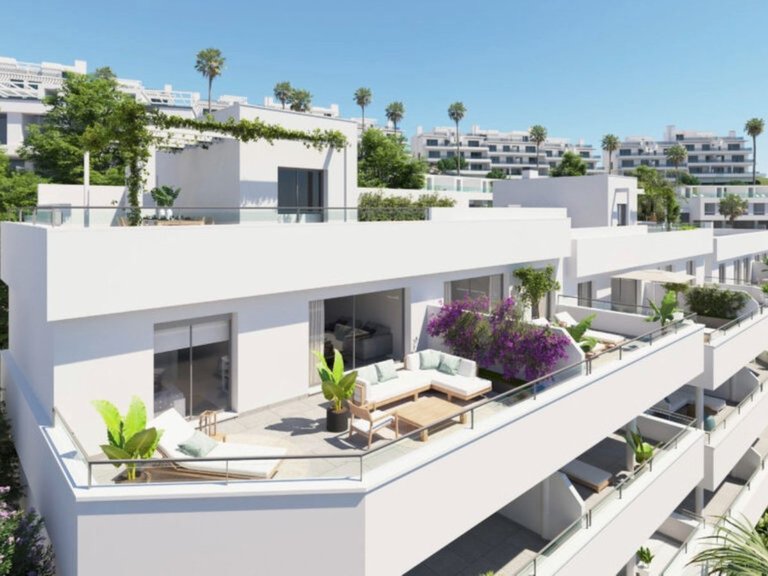 Apartment for Sale in New Golden Mile, Malaga 1