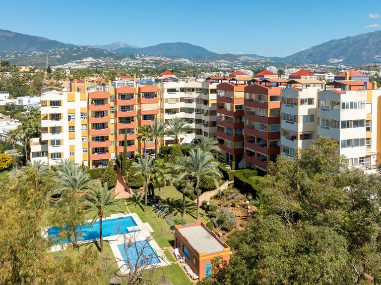 Apartment for Sale in Atalaya, Malaga 22