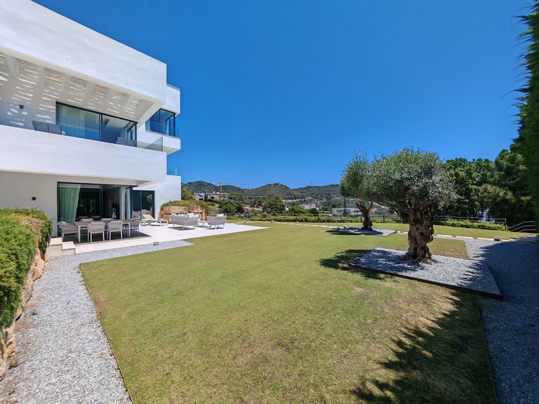 Villa for Sale in Benahavís, Malaga 37
