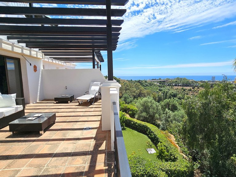 Apartment for Sale in Altos De Los Monteros, Malaga 1