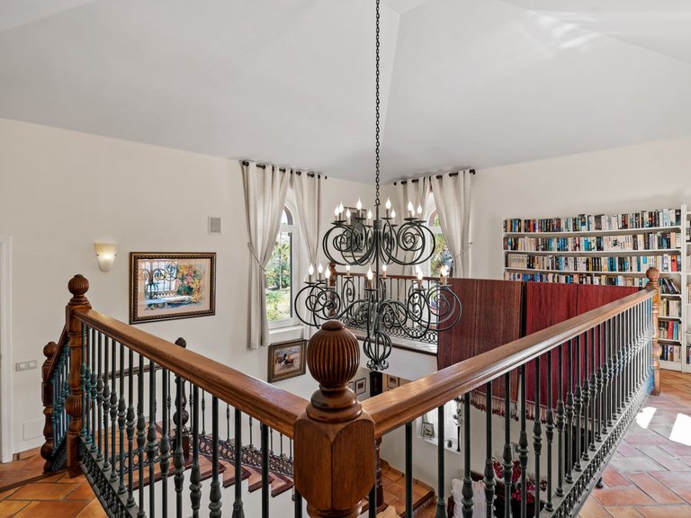 Villa for Sale in Benahavís, Malaga 15