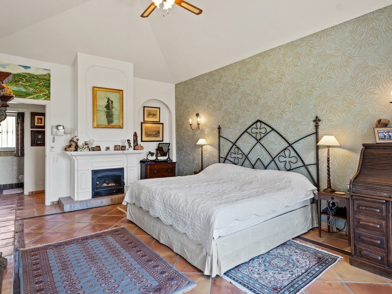 Villa for Sale in Benahavís, Malaga 18