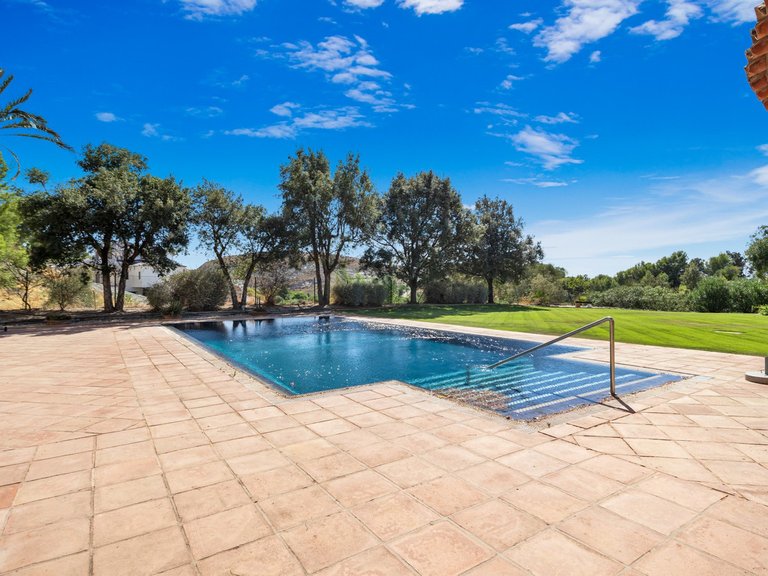 Villa for Sale in Benahavís, Malaga 39