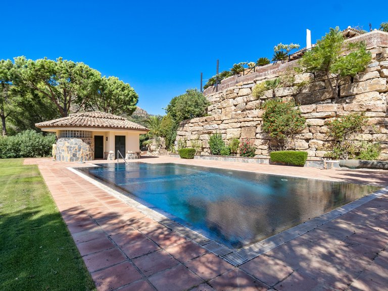 Villa for Sale in Benahavís, Malaga 40
